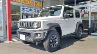 三重県の方が購入してくれた白色のジムニーシエラ。１年半掛かってようやく本日ご納車させていただきます。
