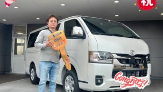 明石西店　Ｋ様　新車　ハイエースの納車のお写真です。