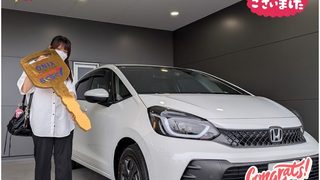 明石西店　Ｔ様　新車　フィットの納車のお写真です。