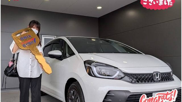 明石西店　Ｔ様　新車　フィットの納車のお写真です。